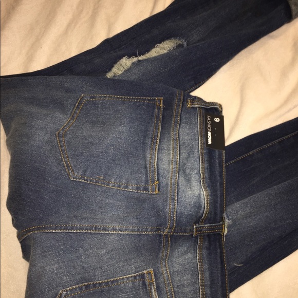 FASHION NOVA JEANS - Picture 3 of 3
